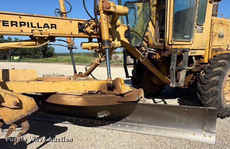 image for item DY0851 1982 Caterpillar 120G motor grader