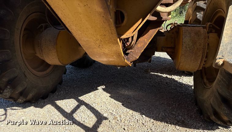 image for item DY0851 1982 Caterpillar 120G motor grader