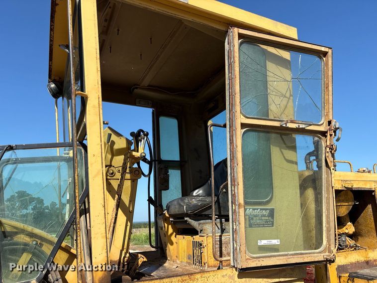 image for item DY0851 1982 Caterpillar 120G motor grader