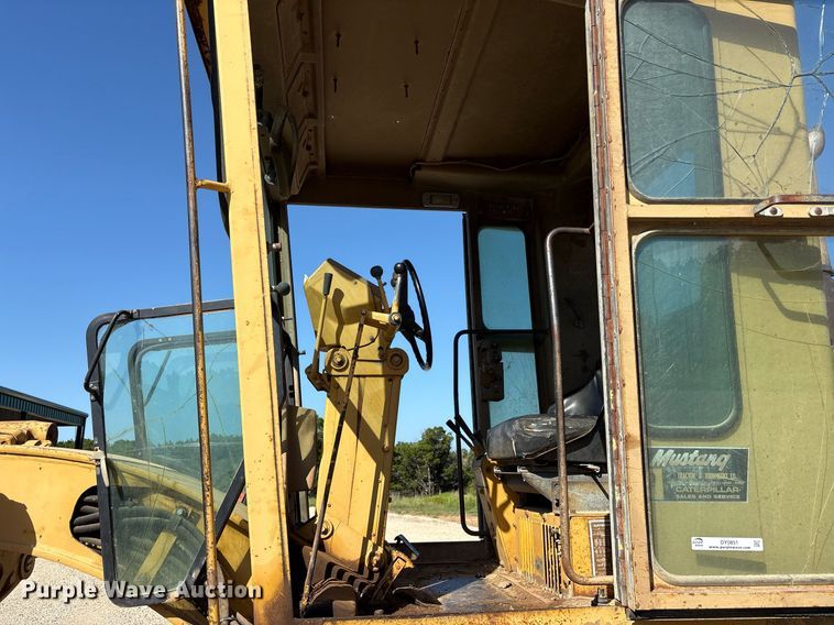 image for item DY0851 1982 Caterpillar 120G motor grader