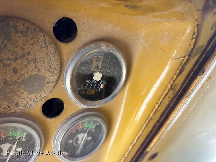 image for item DY0851 1982 Caterpillar 120G motor grader