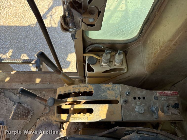 image for item DY0851 1982 Caterpillar 120G motor grader