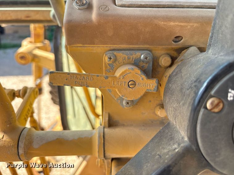 image for item DY0851 1982 Caterpillar 120G motor grader