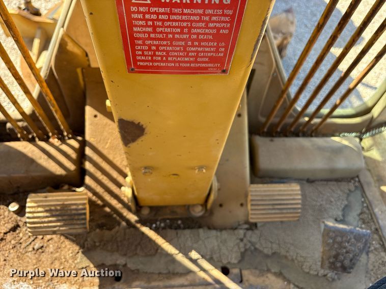 image for item DY0851 1982 Caterpillar 120G motor grader