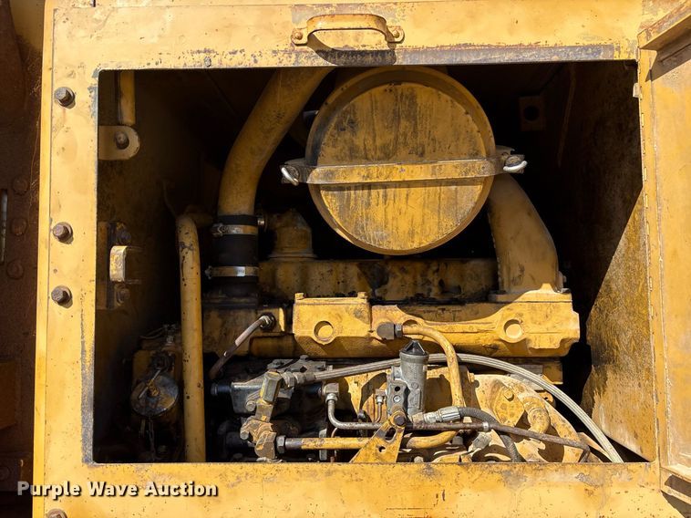 image for item DY0851 1982 Caterpillar 120G motor grader