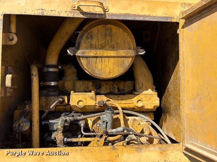 image for item DY0851 1982 Caterpillar 120G motor grader