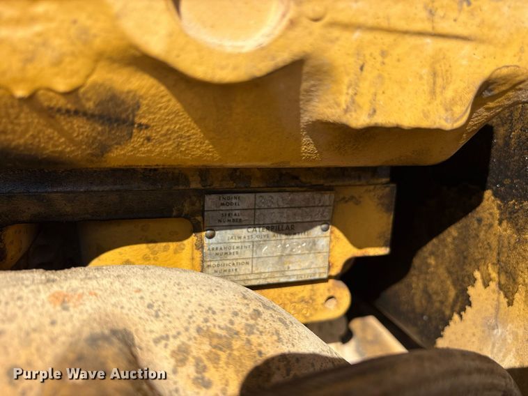 image for item DY0851 1982 Caterpillar 120G motor grader