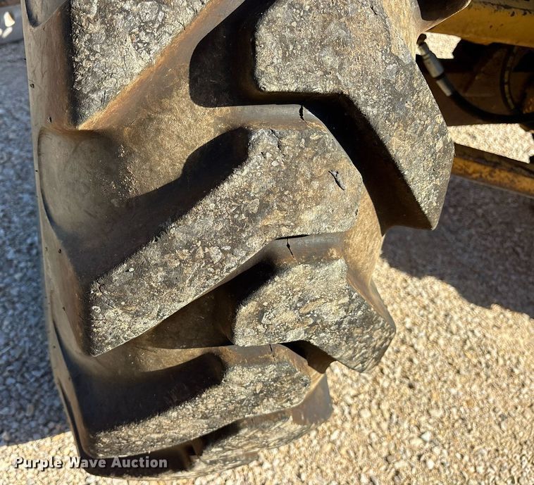 image for item DY0851 1982 Caterpillar 120G motor grader