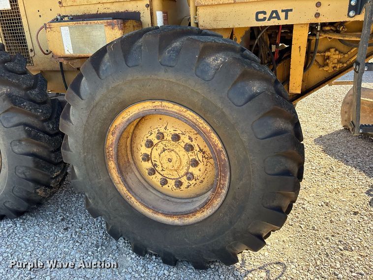 image for item DY0851 1982 Caterpillar 120G motor grader