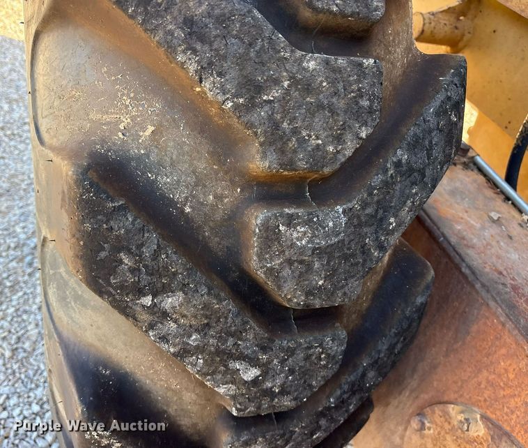 image for item DY0851 1982 Caterpillar 120G motor grader