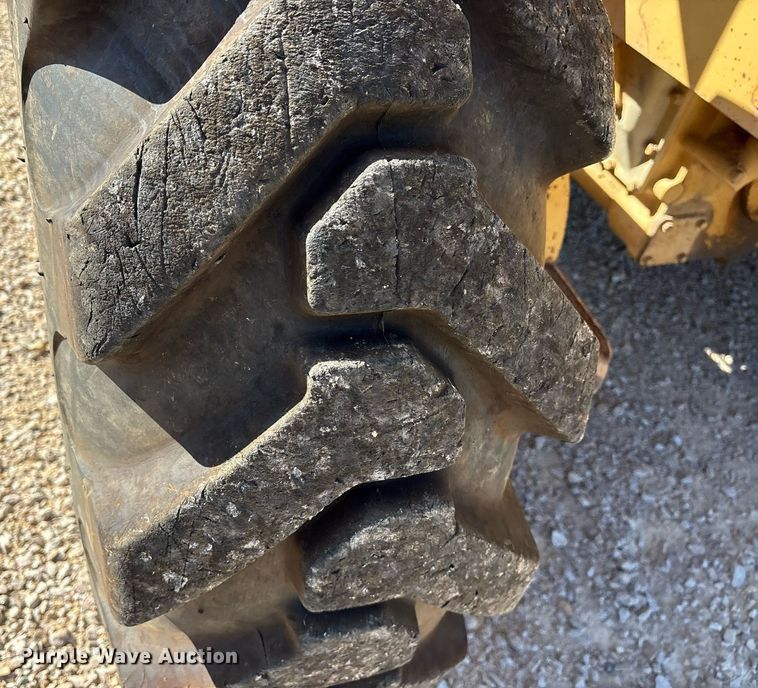 image for item DY0851 1982 Caterpillar 120G motor grader