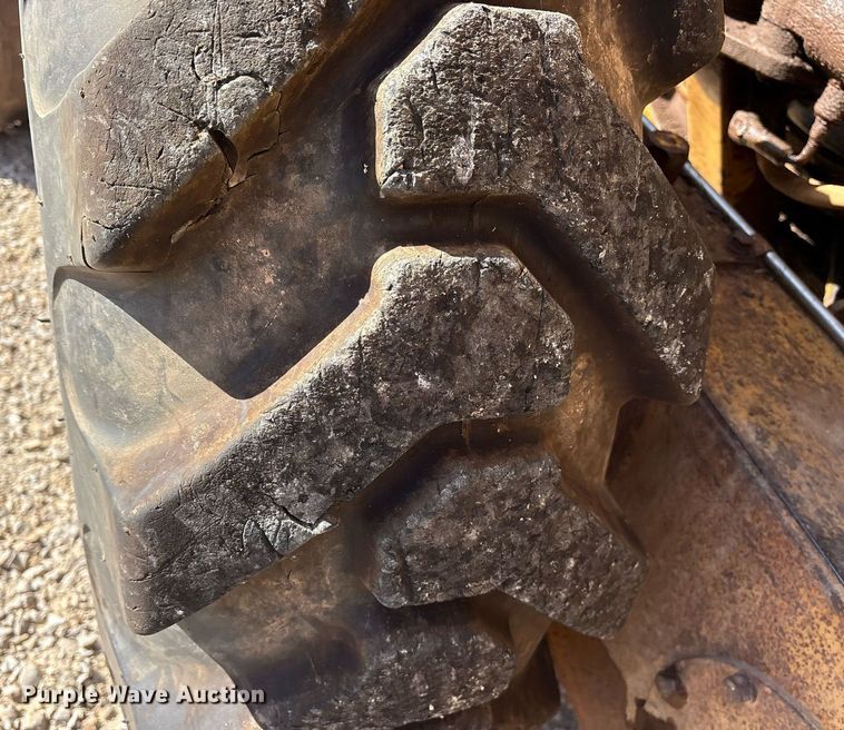 image for item DY0851 1982 Caterpillar 120G motor grader