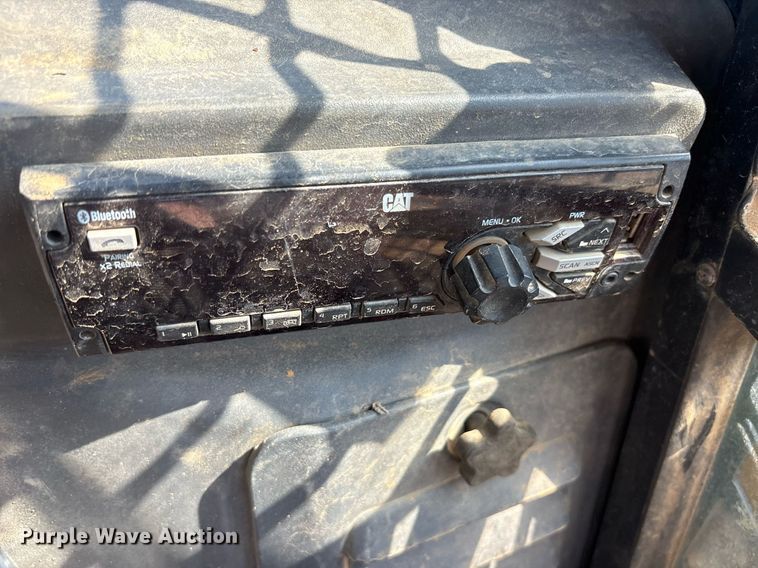 image for item DY0872 2021 Caterpillar 289D3 tracked skid steer loader