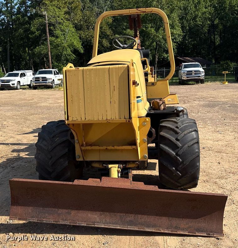 image for item DY0873 2001 Vermeer RT850 trencher