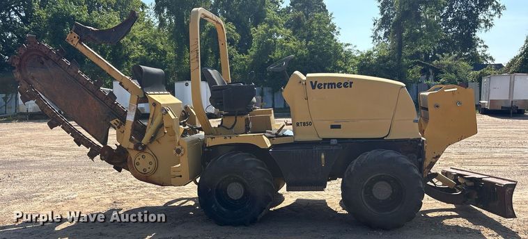 image for item DY0873 2001 Vermeer RT850 trencher