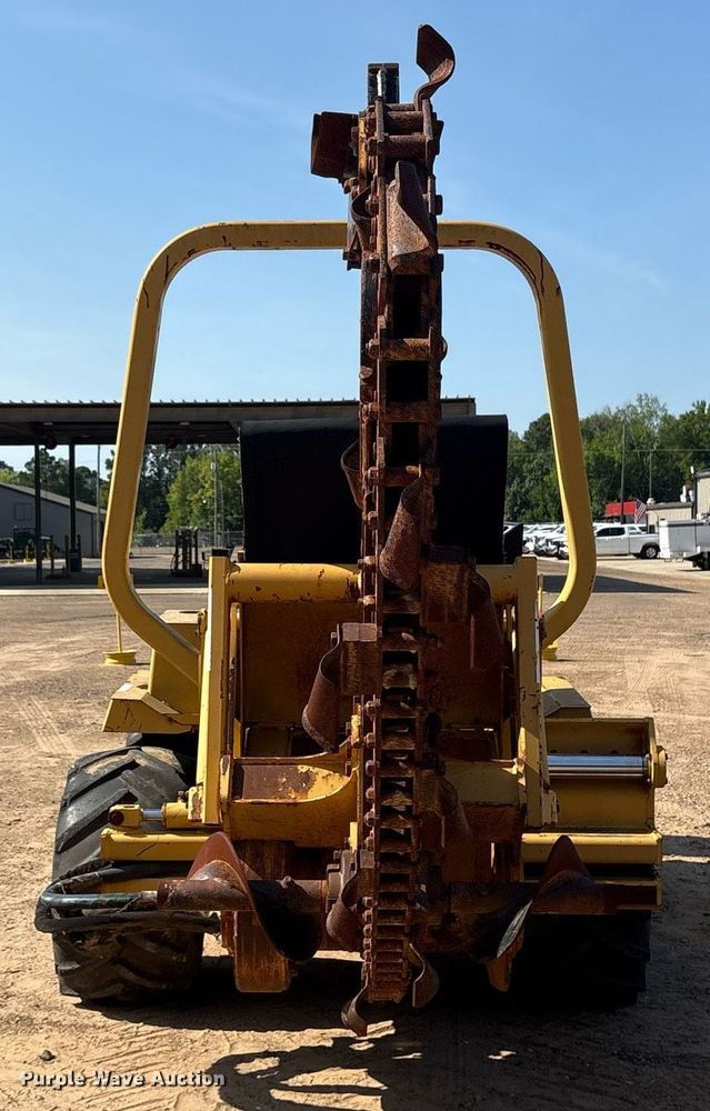 image for item DY0873 2001 Vermeer RT850 trencher