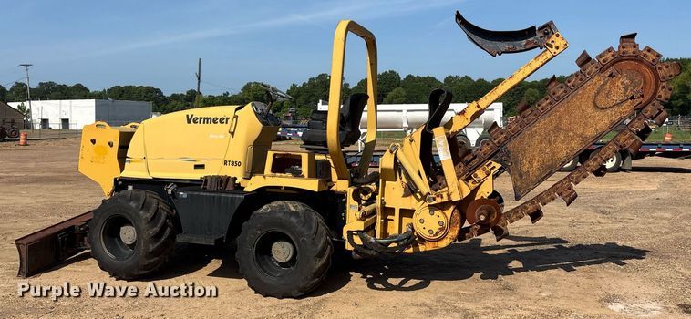 image for item DY0873 2001 Vermeer RT850 trencher