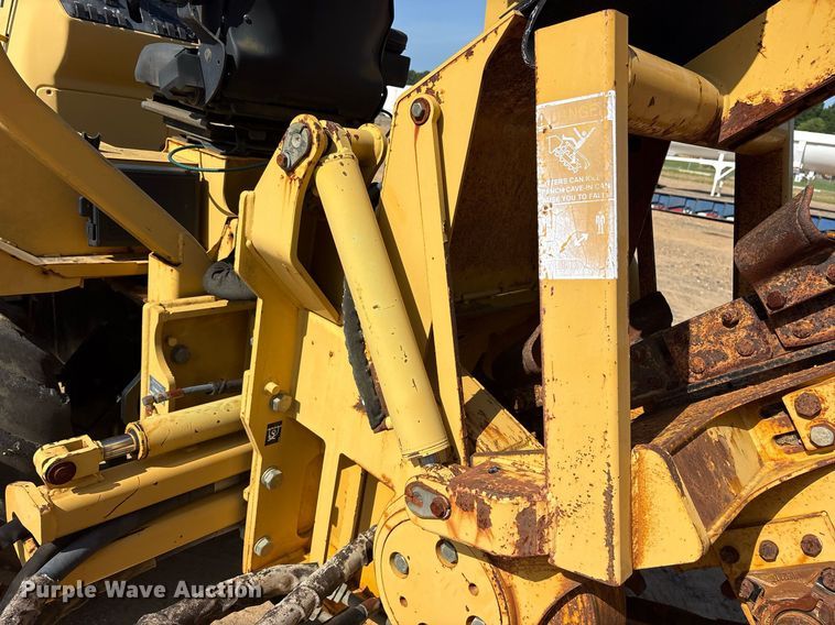 image for item DY0873 2001 Vermeer RT850 trencher