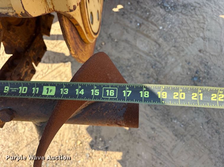 image for item DY0873 2001 Vermeer RT850 trencher