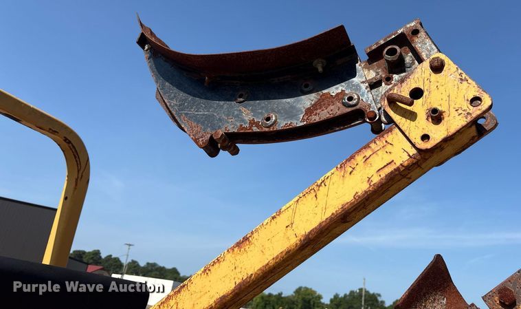 image for item DY0873 2001 Vermeer RT850 trencher