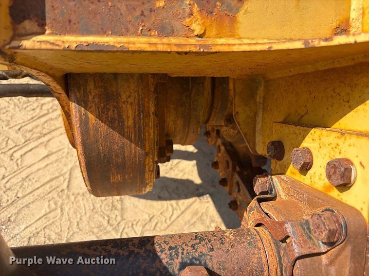 image for item DY0873 2001 Vermeer RT850 trencher