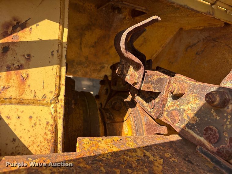 image for item DY0873 2001 Vermeer RT850 trencher