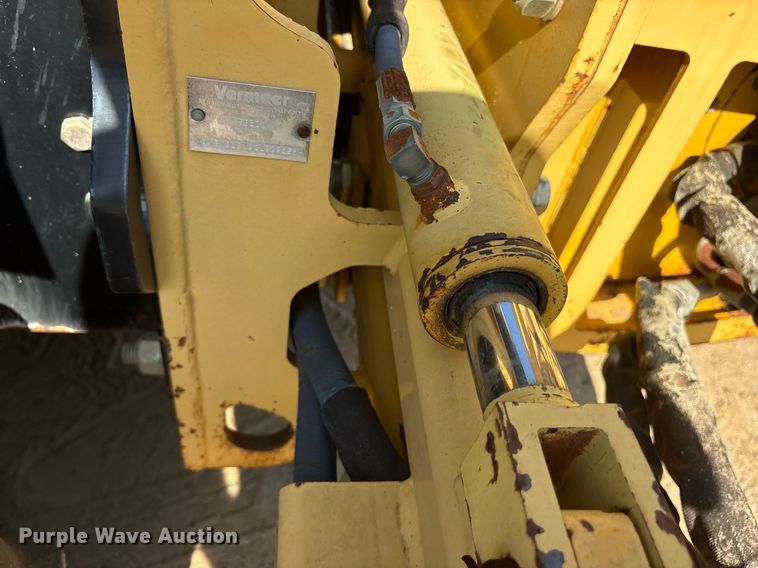 image for item DY0873 2001 Vermeer RT850 trencher