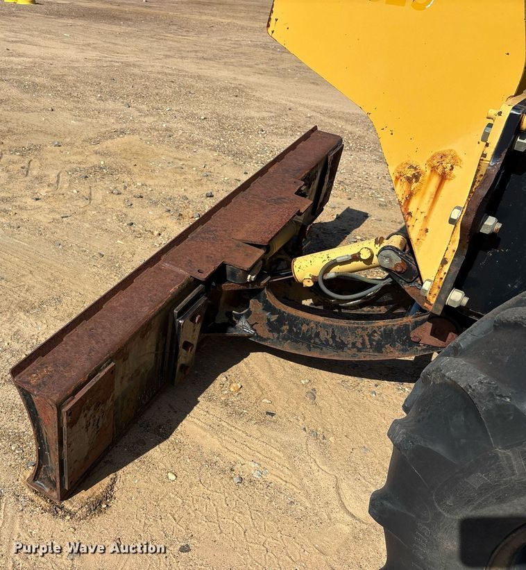 image for item DY0873 2001 Vermeer RT850 trencher