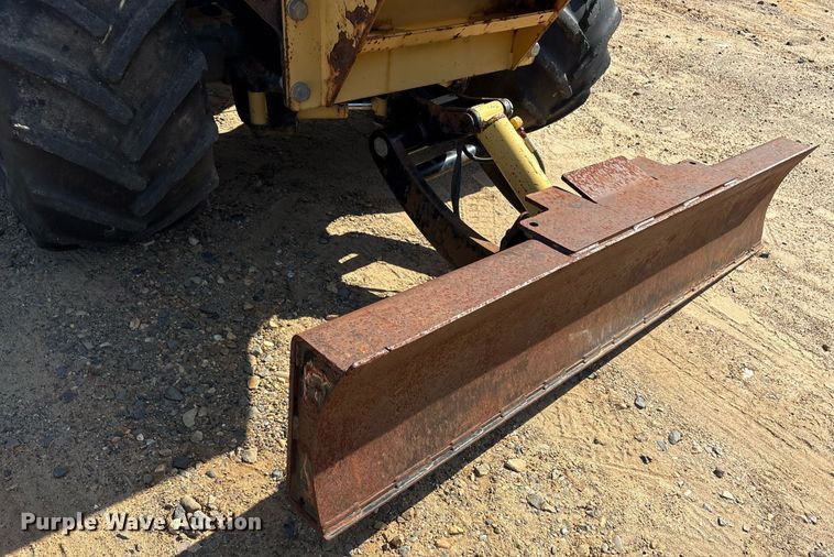 image for item DY0873 2001 Vermeer RT850 trencher