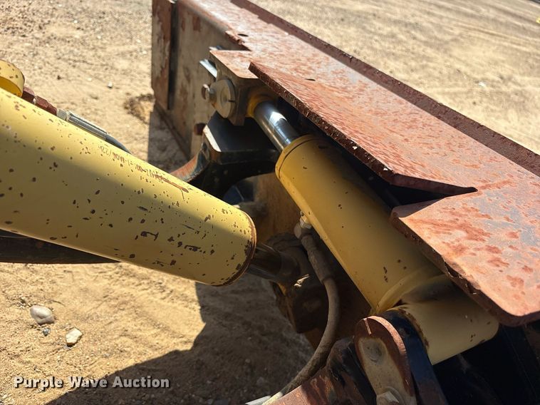 image for item DY0873 2001 Vermeer RT850 trencher