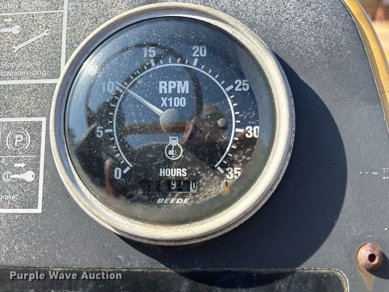 image for item DY0873 2001 Vermeer RT850 trencher