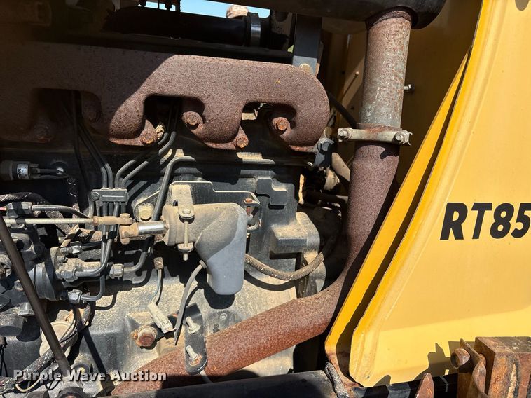 image for item DY0873 2001 Vermeer RT850 trencher