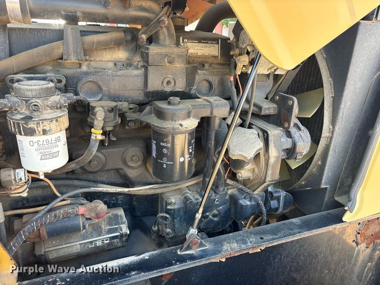 image for item DY0873 2001 Vermeer RT850 trencher