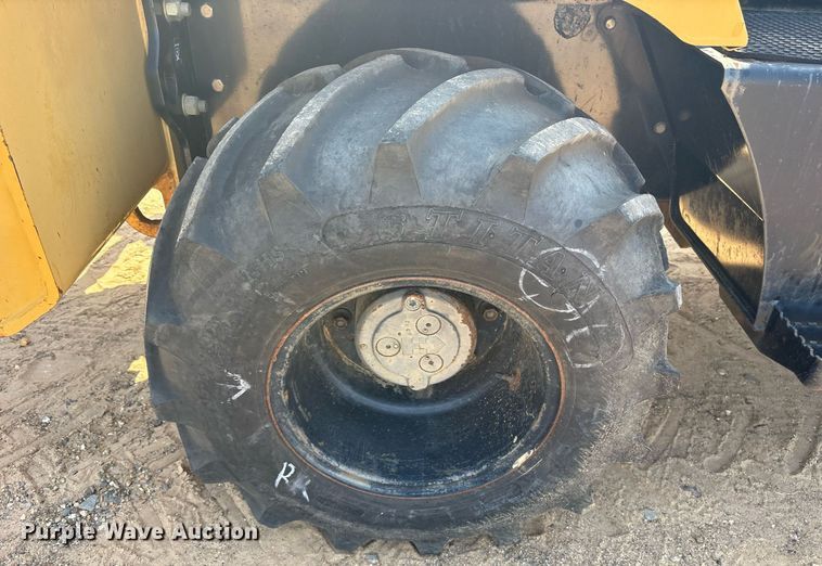 image for item DY0873 2001 Vermeer RT850 trencher