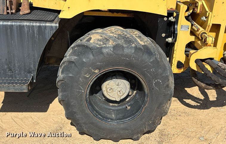 image for item DY0873 2001 Vermeer RT850 trencher