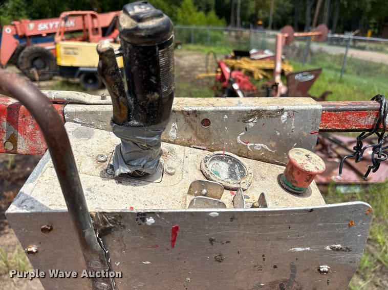 image for item DY0880 2013 Sky Jack SJIII 3219 scissor lift