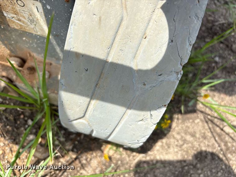 image for item DY0880 2013 Sky Jack SJIII 3219 scissor lift