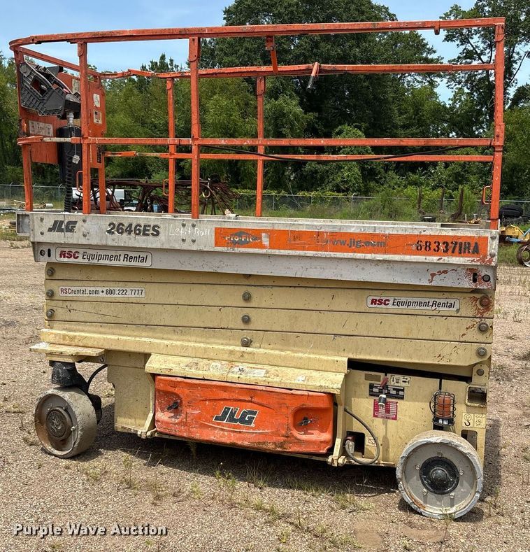 image for item DY0881 2007 JLG 2646ES scissor lift