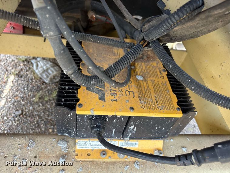 image for item DY0881 2007 JLG 2646ES scissor lift