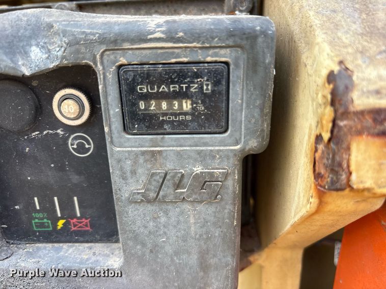 image for item DY0881 2007 JLG 2646ES scissor lift