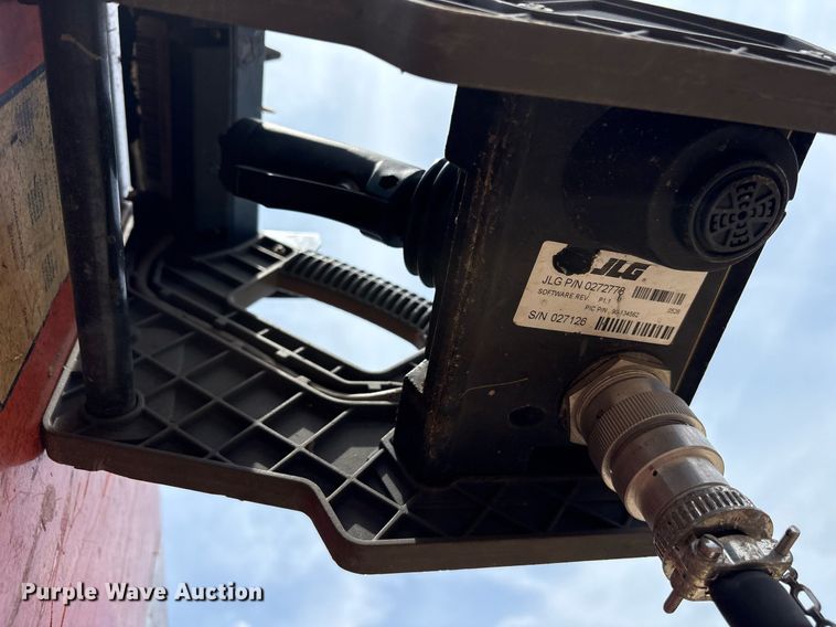 image for item DY0881 2007 JLG 2646ES scissor lift