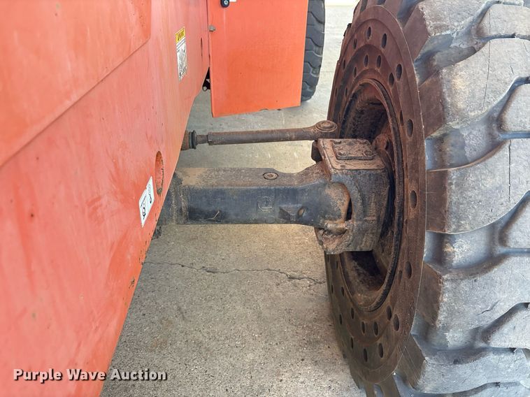 image for item DY0888 2006 Sky Trak 8042 telehandler