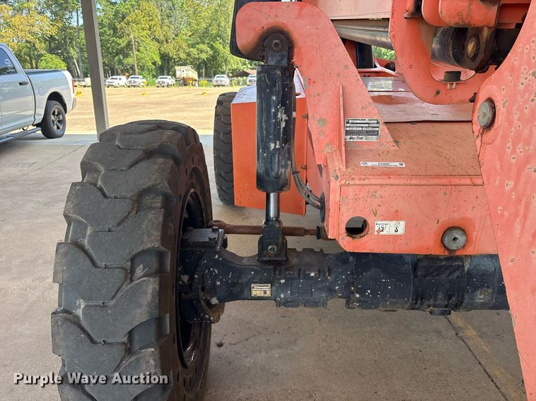 image for item DY0888 2006 Sky Trak 8042 telehandler