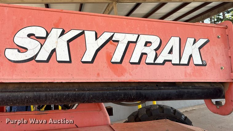 image for item DY0888 2006 Sky Trak 8042 telehandler
