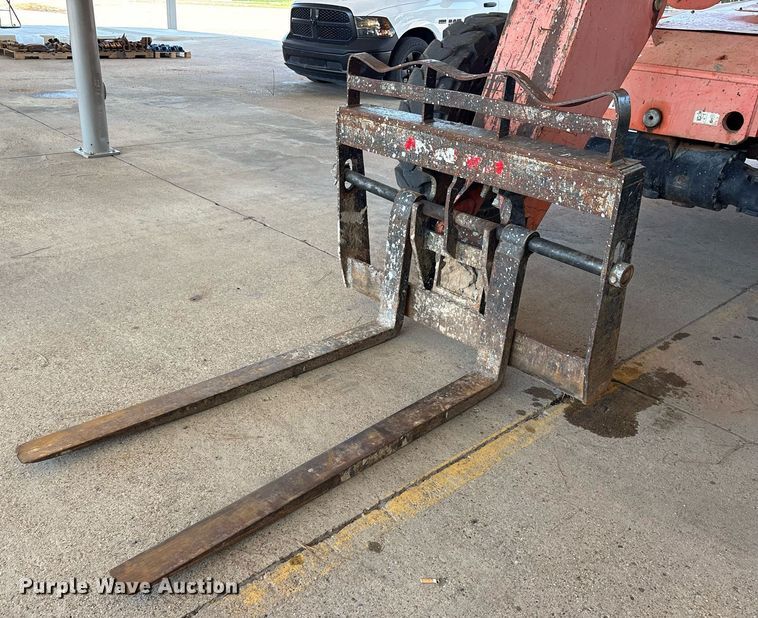 image for item DY0888 2006 Sky Trak 8042 telehandler