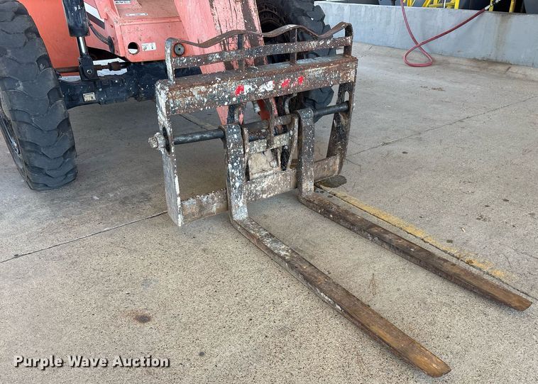 image for item DY0888 2006 Sky Trak 8042 telehandler