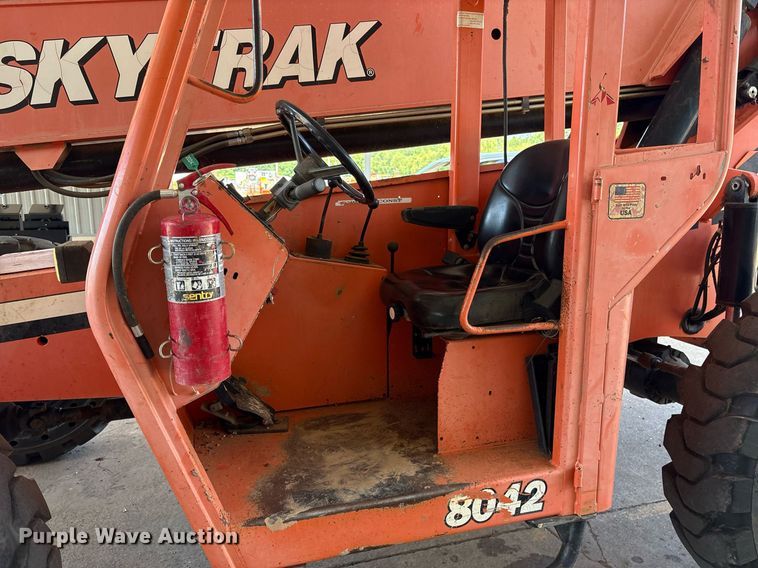 image for item DY0888 2006 Sky Trak 8042 telehandler