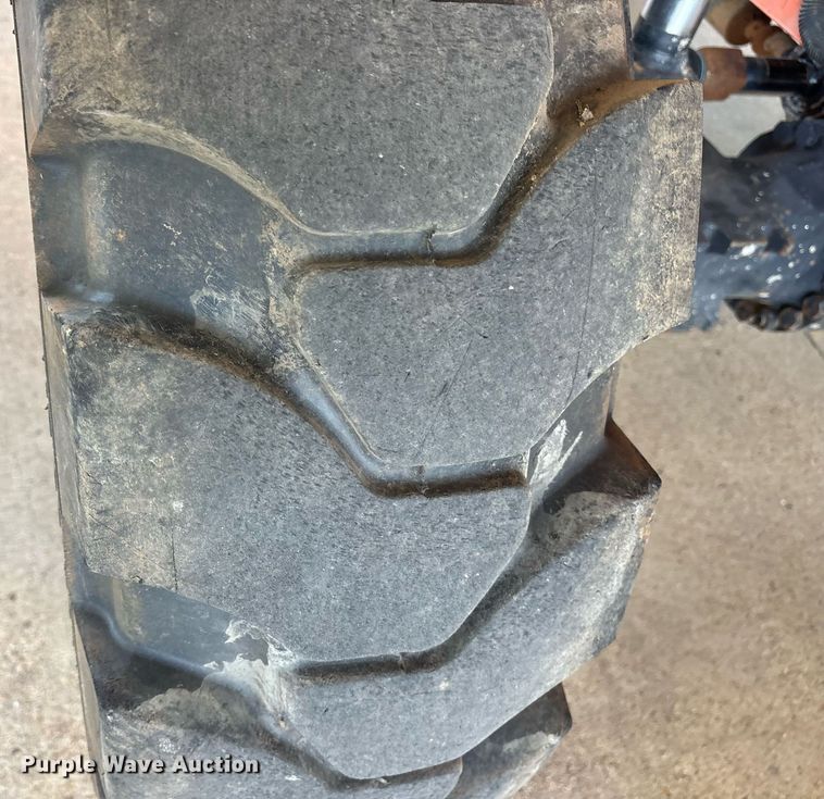 image for item DY0888 2006 Sky Trak 8042 telehandler