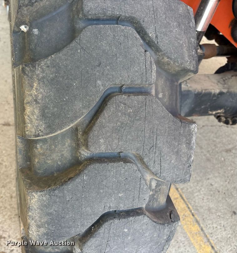 image for item DY0888 2006 Sky Trak 8042 telehandler