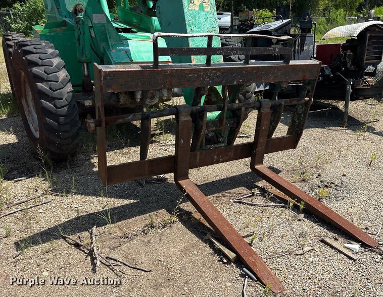 image for item DY0893 2006 Skytrak 6042 telehandler